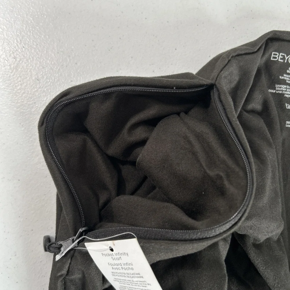 Beyond Yoga Pocket Infinity Scarf Womens OS Charcoal Gray Cozy Warm Travel‎ Wrap
